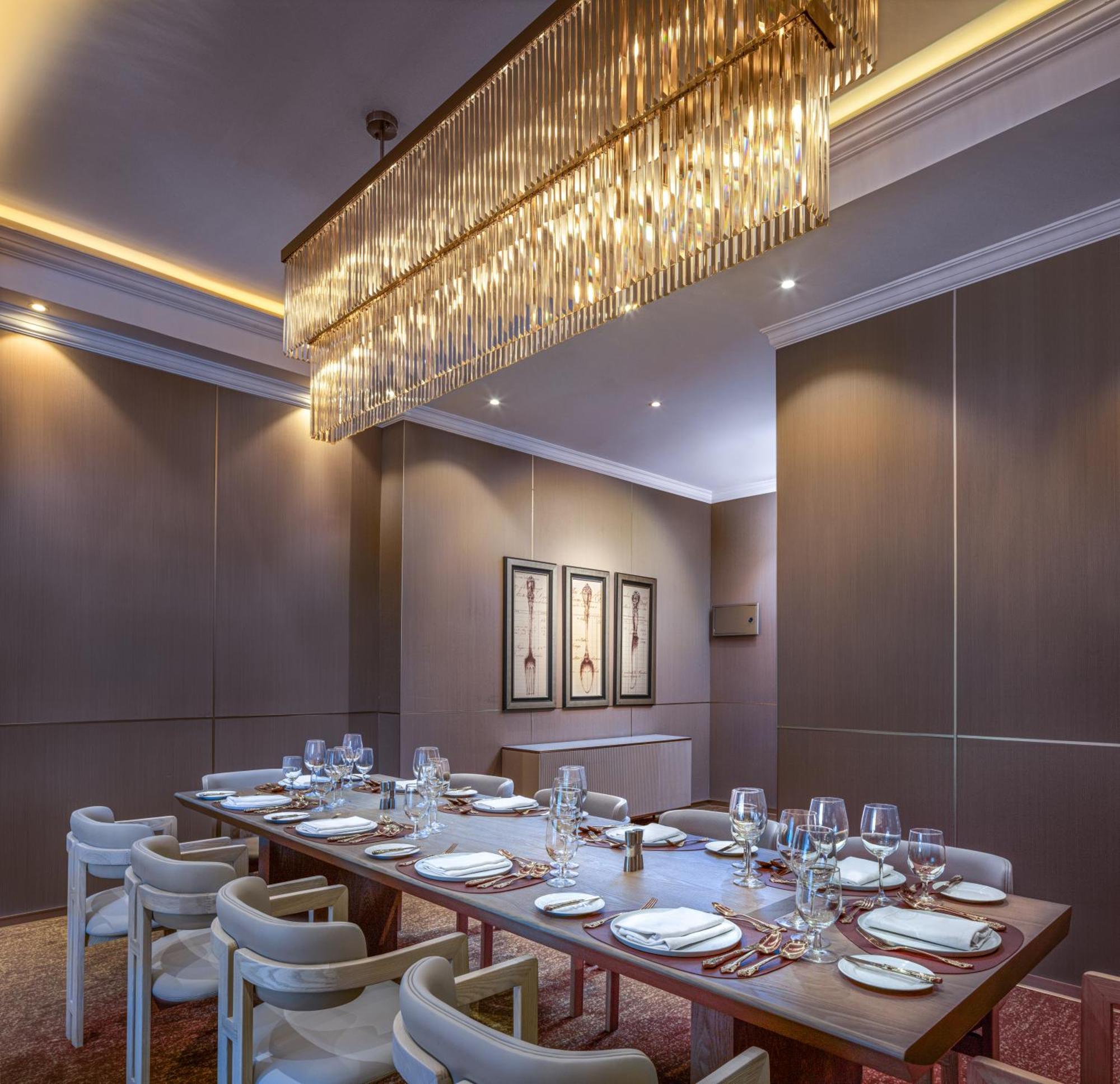 The Golden Crown Hotel Kandy Exterior foto The private dining room at the restaurant